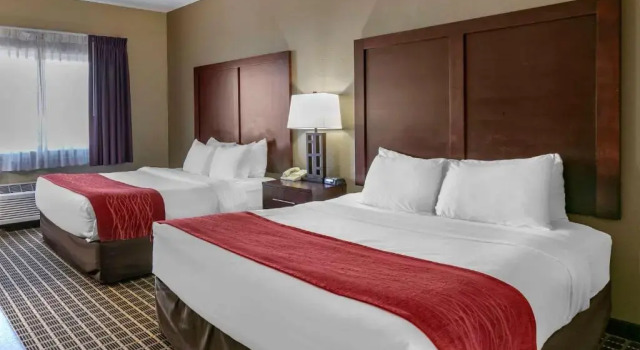 Четырёхместный номер Standard с видом на горы Comfort Inn Fort Collins North