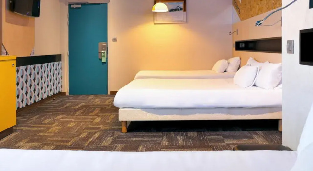 Семейный номер Standard greet Hotel Marseille Provence Aéroport