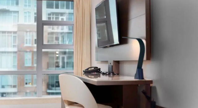 Четырёхместный клубный номер Standard Victoria Marriott Inner Harbour