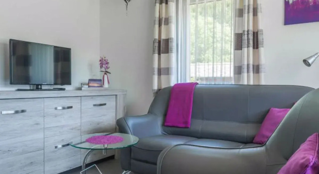 Apartment Saphir Fiesch, Забронировать Апартаменты/квартира Отели Goms с парковкой, Парковка