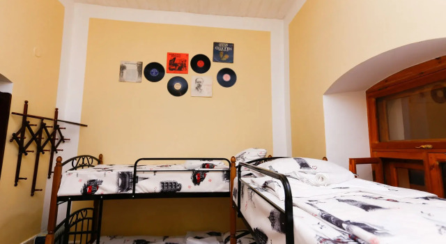 Retro Baku - Hostel, Забронировать Хостел Отели Сабаиль с парковкой, Парковка