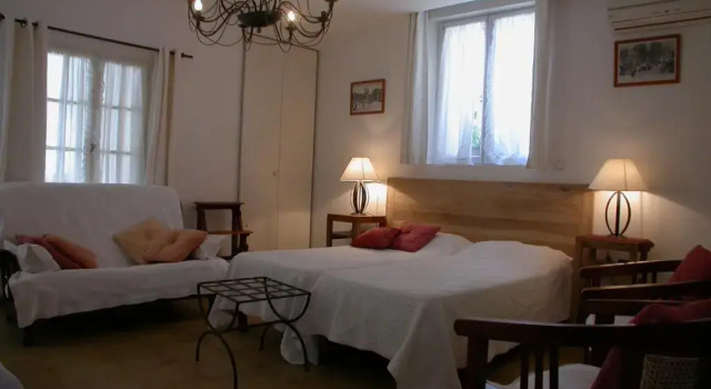 Студия Les Studios de la Madeleine