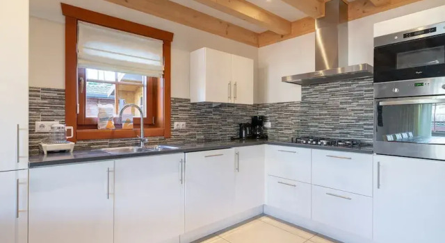 Коттедж Wooden Holiday Home with Microwave near Brunssummerheide