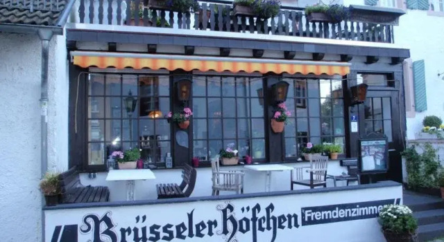 Brüsseler Höfchen, Boek Hotel Blankenheim 
