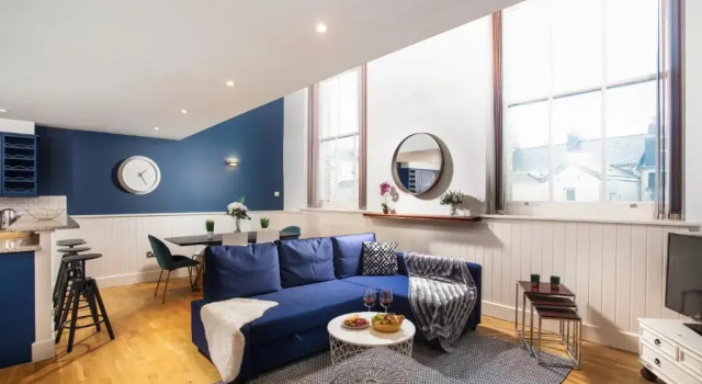 Duplex Central Plymouth Apartment - Private Parking - Sleeps 6 - By Habita Property, Забронировать Апартаменты/квартира Плимут Девон, рядом с Plymouth Naval Memorial