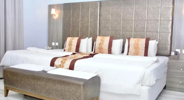 Standardowy dwuosobowy pokój i balkonem Maxbe Continental Hotel