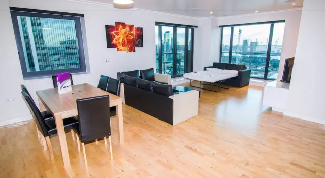 Апартаменты с 2 комнатами с балконом и с видом на реку Canary Wharf Riverside Duplex