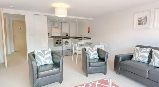 Roomspace Apartments -Bradley Court, Забронировать Апартаменты/квартира Отели High Weald с парковкой, Парковка