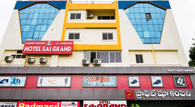 Oyo 74876 Hotel Lakshmi Sai Grand