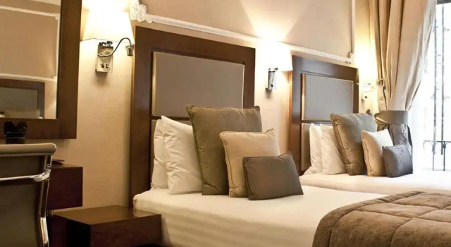 Двухместный номер Superior Gem Strathmore Hotel