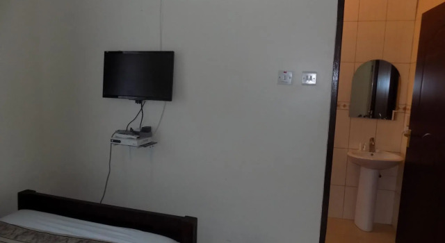 Peniel Beach Hotel, Đặt Khách sạn Khách sạn ở Entebbe có hồ bơi, Hồ bơi