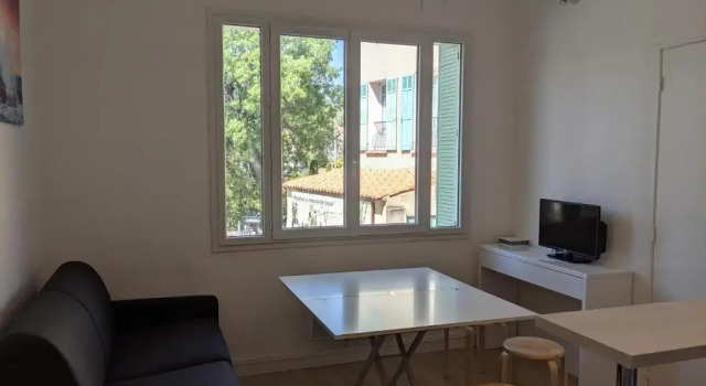 Appartement au cœur de cassis vue sur le parc