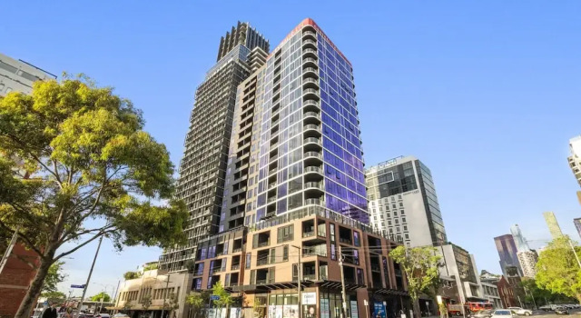Elegant 2-bed With Superb Views & Amenities, Забронировать Апартаменты/квартира Мельбурн Melbourne Region, рядом с Federal Court of Australia