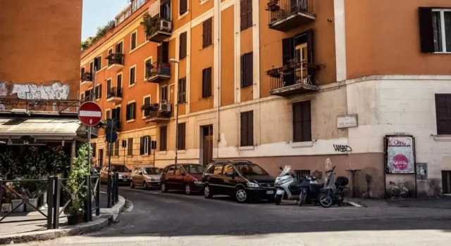 Colorful, Cute, Refined Flat in San Pietro's Area