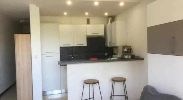 studio lumineux avec terrasse, Book Hotel Balaruc-les-Bains Étang de Thau