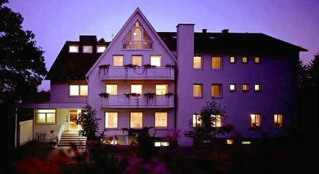 Kur-Hotel Alexa, Rezerwuj Hotel Hotele w Apfeltrang z basenem, Basen
