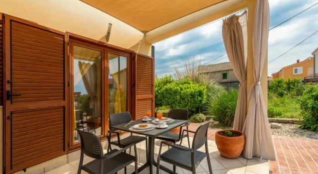 Bosko - 30m From the sea With Parking - A1