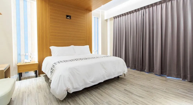 Двухместный номер Deluxe с балконом Urban Oasis Inn