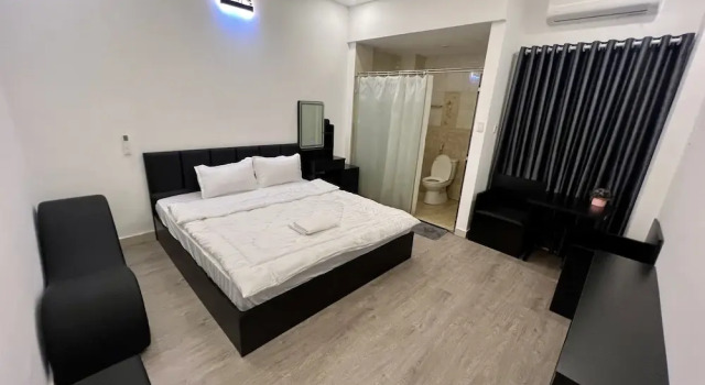 Tran Bui-242 Phan Xich Long-by BayLuxury, Забронировать Отель Фунхуан 