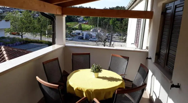 Апартаменты с 3 комнатами с балконом и с видом на море Apartments Fabac