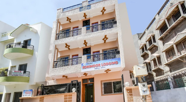 OYO 65885 Kohinoor Hotel And Lodging, Забронировать Отель Отели штата Махараштры 3 звезды, 3*