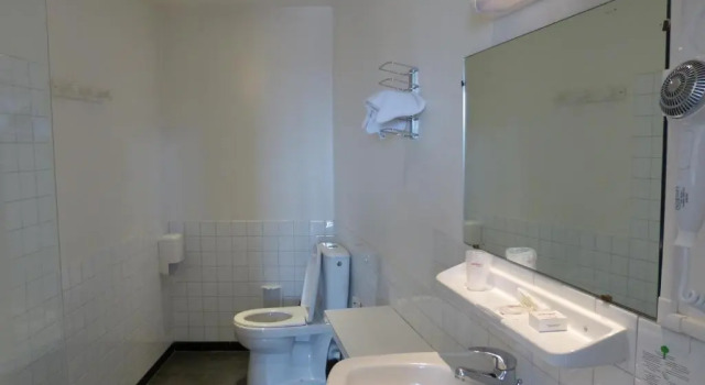 Двухместный номер Comfort Hôtel Terminus