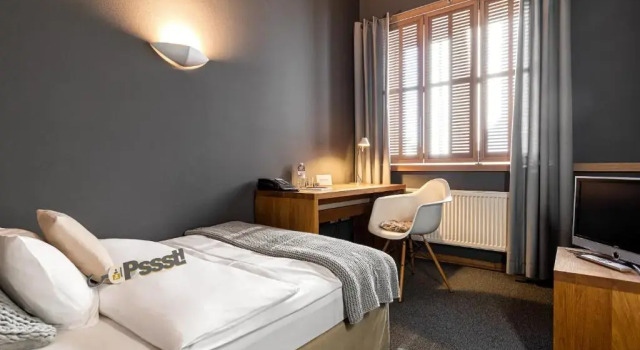Номер Standard YoHo - The Young Hotel