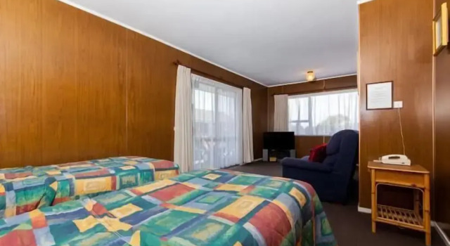 Люкс Standard с 2 комнатами Sunset Lodge Motel