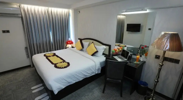 Люкс Executive с балконом Rose Palace Hotel Yangon