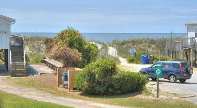 Beach Bungalow, Забронировать Отель Остров Оук Северная Каролина