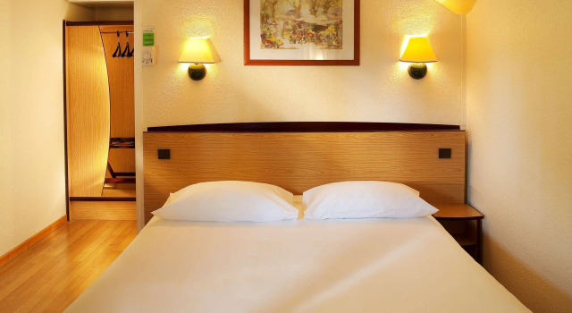 Двухместный номер Standard Campanile Cholet