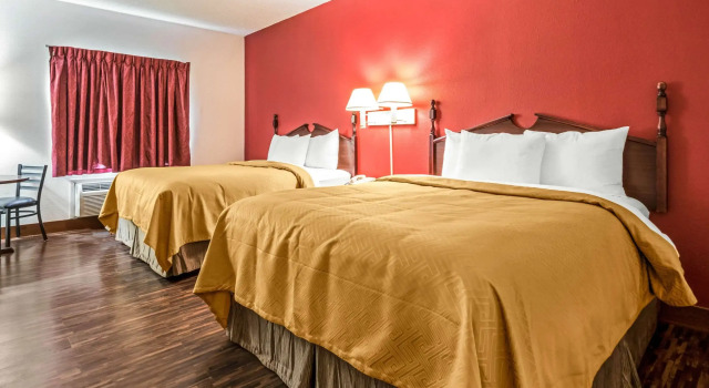 Четырёхместный номер Standard Quality Inn Redgranite