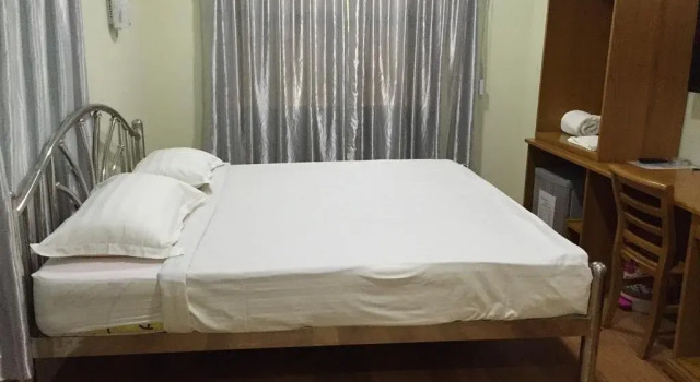 Htun Yadanar Motel, Book Motel Mawlamyine Railway Station Mon State