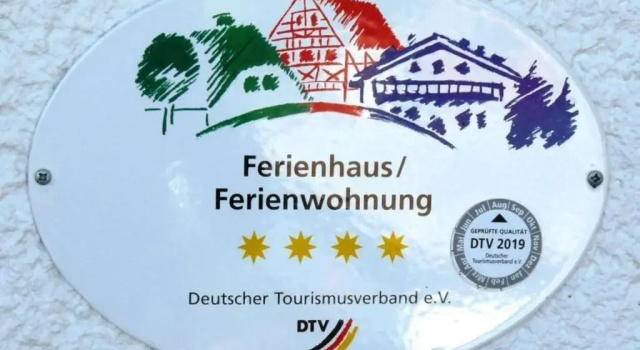 Апартаменты 4-Sterne Wohnung im Dachgeschoss