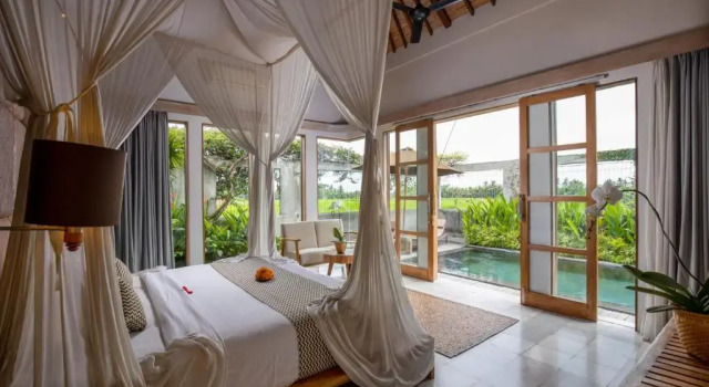 Вилла с бассейном с 2 комнатами Villa Kayu Lama