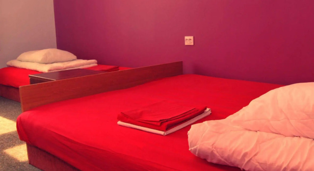 Atlantis Hostel, Забронировать Хостел Хостелы Кракова, рядом с Церковь Святого Франциска Ассизи, Хостел