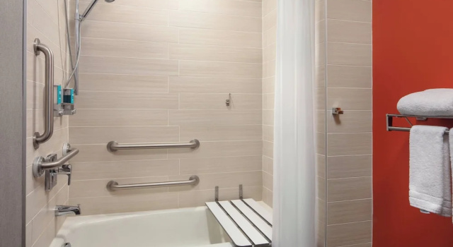 Двухместный номер Standard Aloft by Marriott Buffalo Airport