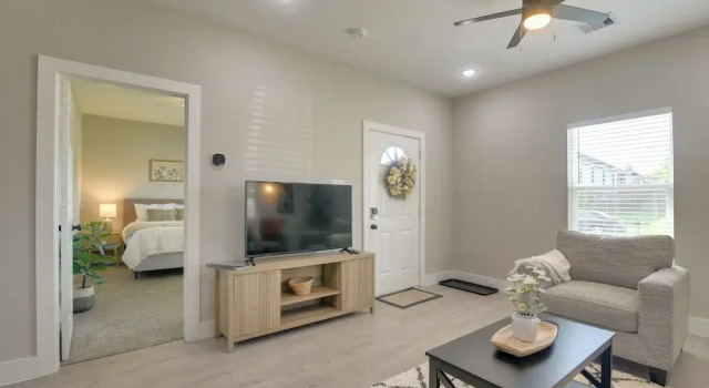 Patio & Fenced Yard: Home Close to Dtwn Houston!, Book Lejlighed Houston Houston