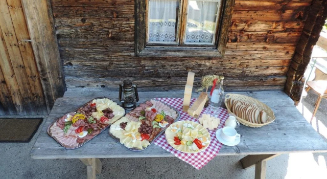 Zillertaler Hofchalets Schustererhof, Забронировать Шале Коттеджи Циллерталь, Коттедж