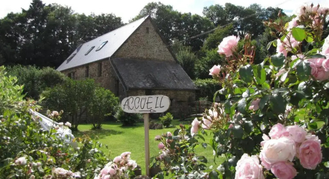 LEcurie, Prenota Hotel La Pommeraye Swiss Normandy