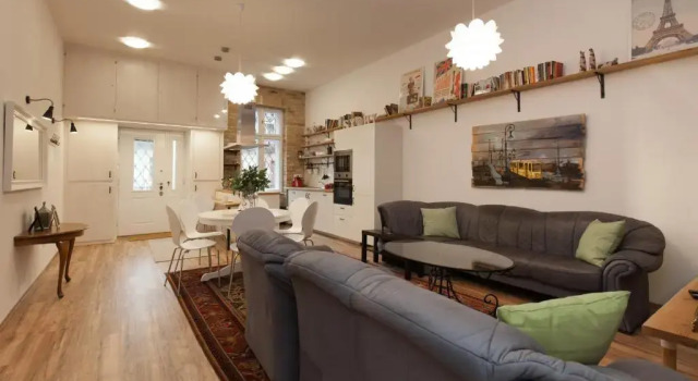 Апартаменты Superior Annie's 3 bed and 3 bathroom apartment