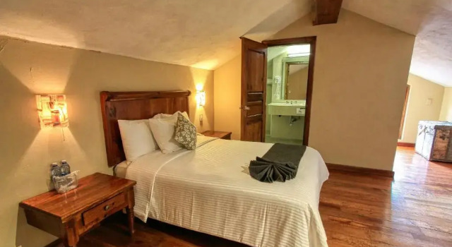 Полулюкс Hotel San Marcos