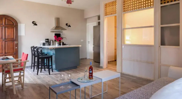 Avra Apartments