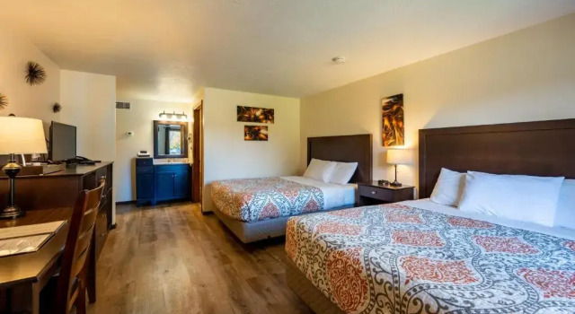Четырёхместный номер Standard Sister Bay Inn