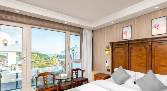 Двухместный номер Standard с видом на море Laoshan Swan Castle Vacation Garden B&B