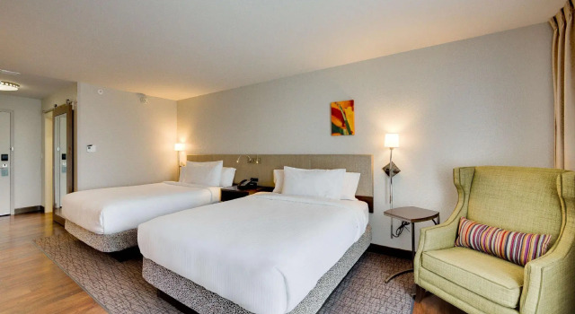 Четырёхместный номер Standard Hilton Garden Inn North Houston Spring