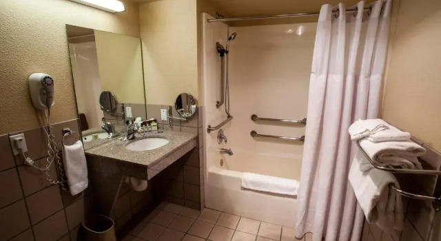 Двухместный номер Hawthorn Suites by Wyndham Napa Valley