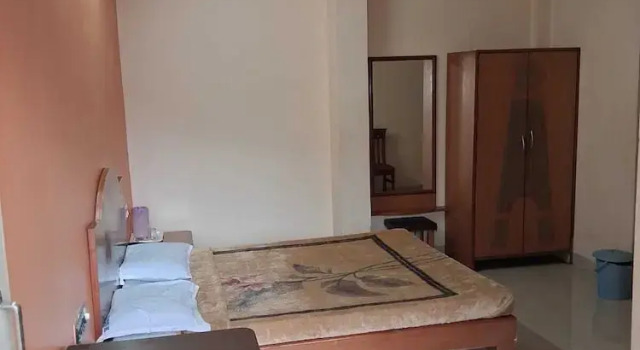 Двухместный номер Deluxe с балконом и с видом на город Sri Vinayaka Lodge