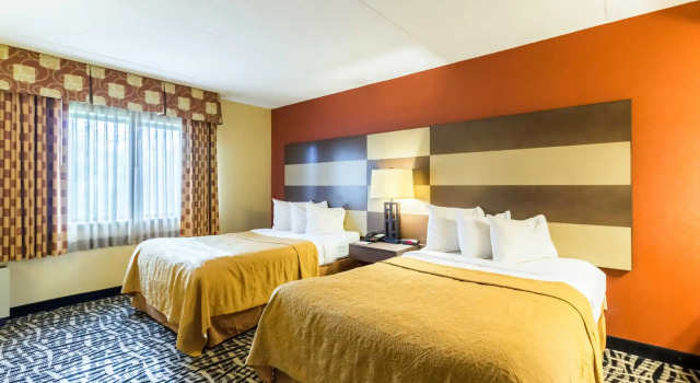 Номер Standard Quality Inn & Suites Mayo Clinic Area