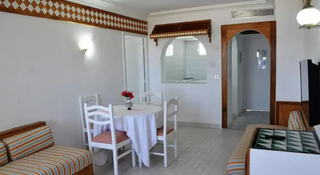 Четырёхместный номер Standard с балконом Residence Ain Meriem